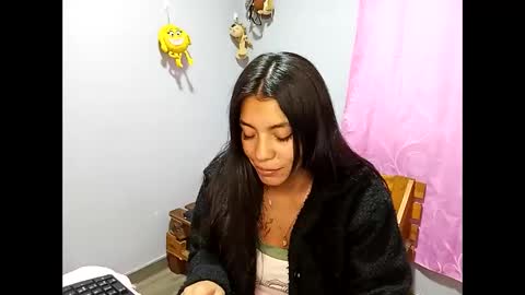 Snapshot of lia_hottie chatting on 01.18.25 Lia online show from 01.18.25