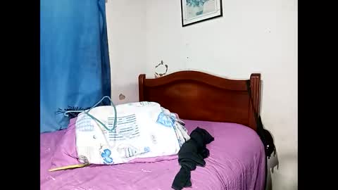 Snapshot of lia_hottie chatting on 02.05.25 Lia online show from 02.05.25