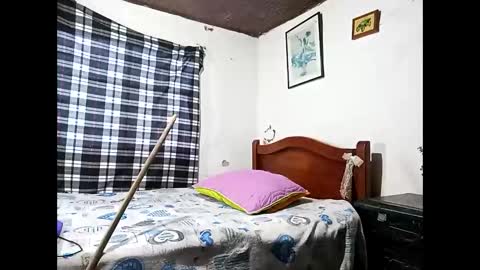 Snapshot of lia_hottie chatting on 02.10.25 Lia online show from 02.10.25