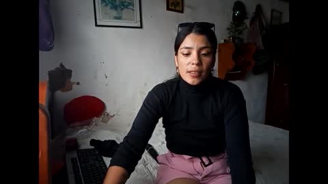 Snapshot of lia_hottie chatting on 02.28.25 Lia online show from 02.28.25