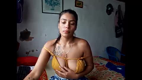 Snapshot of lia_hottie chatting on 03.05.25 Lia online show from 03.05.25