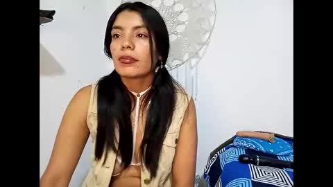 Snapshot of lia_hottie chatting on 09.19.25 Lia online show from 09.19.25