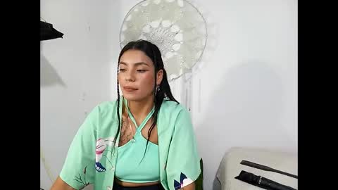 Snapshot of lia_hottie chatting on 10.06.25 Lia online show from 10.06.25