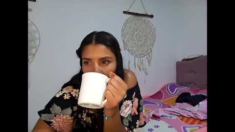 Snapshot of lia_hottie chatting on 11.11.25 Lia online show from 11.11.25