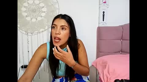 Snapshot of lia_hottie chatting on 11.13.25 Lia online show from 11.13.25