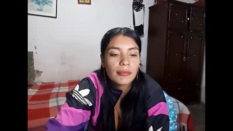 Snapshot of lia_hottie chatting on 12.05.25 Lia online show from 12.05.25