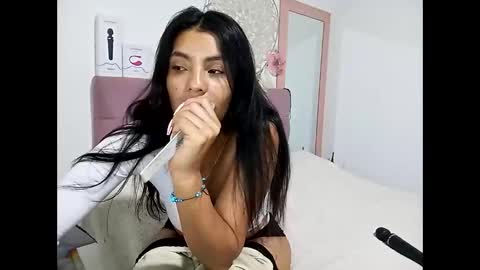 Snapshot of lia_hottie chatting on 01.17.26 Lia online show from 01.17.26