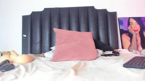 Lia Jhonson online show from 02.22.25