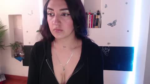 Lia Mitch online show from 12.10.24