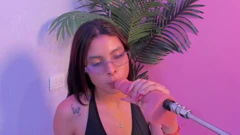 Snapshot of lia_owenss chatting on 05.23.26 lia_owenss online show from 05.23.26