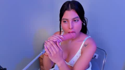 lia_owenss online show from 08.07.26