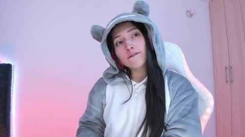 Snapshot of lia_queen610 chatting on 01.18.25 Little Queen Lia online show from 01.18.25