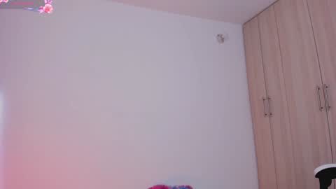 Snapshot of lia_queen610 chatting on 02.07.25 Little Queen Lia online show from 02.07.25