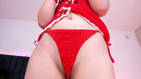 Snapshot of lia_queen610 chatting on 02.14.25 Little Queen Lia online show from 02.14.25