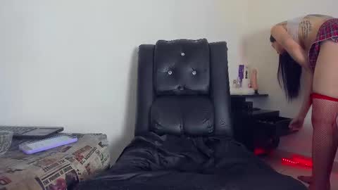 Snapshot of lia_sharlote chatting on 11.29.25 Sharlote online show from 11.29.25