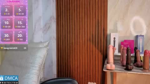 lia summer1 online show from 09.22.25