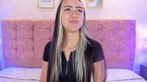 Snapshot of liaa_18 chatting on 02.05.25 Liaa online show from 02.05.25