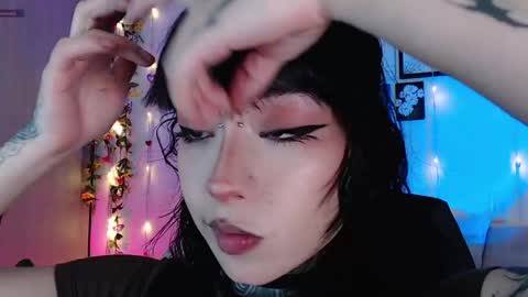 Liaa  online show from 04.16.26