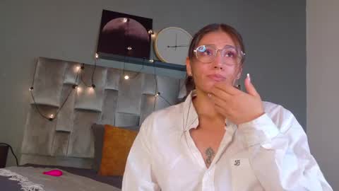 L I A   online show from 05.16.26