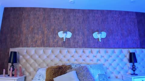 liaa turner  online show from 09.14.25