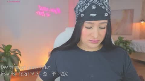 Lia Cox online show from 10.02.25