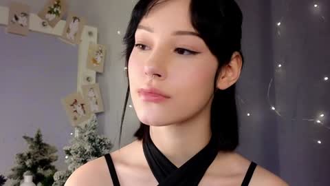 Snapshot of liaglamour chatting on 12.29.24 Lia online show from 12.29.24