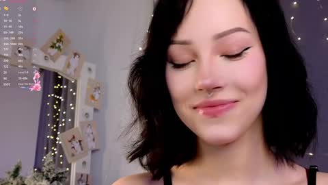 Snapshot of liaglamour chatting on 01.21.25 Lia online show from 01.21.25