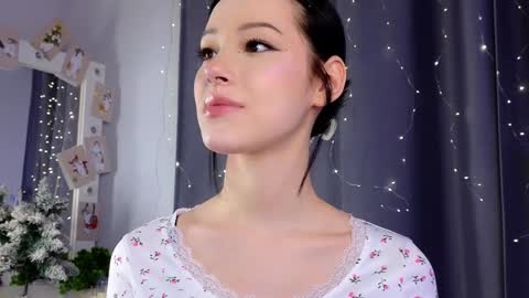 Snapshot of liaglamour chatting on 01.22.25 Lia online show from 01.22.25