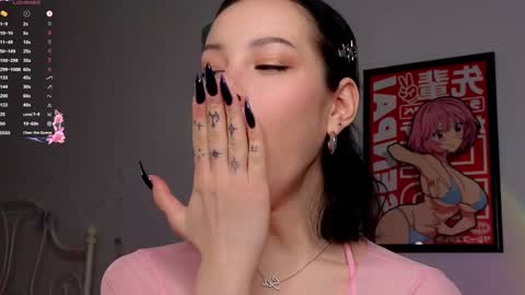 Snapshot of liaglamour chatting on 02.19.25 Lia online show from 02.19.25