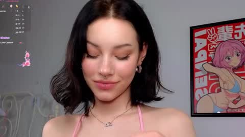 Snapshot of liaglamour chatting on 02.19.25 Lia online show from 02.19.25