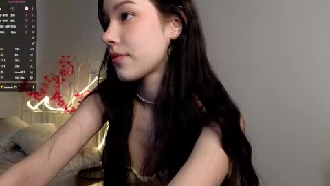 Snapshot of liaglamour chatting on 11.20.25 Lia online show from 11.20.25