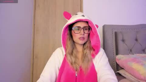 Lia  online show from 09.09.25