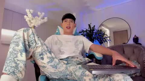 Liam online show from 02.26.26