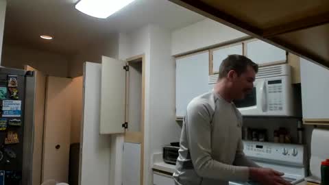 Snapshot of liam_1985 chatting on 01.23.25 Liam online show from 01.23.25