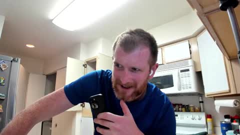 Snapshot of liam_1985 chatting on 09.13.25 Liam online show from 09.13.25