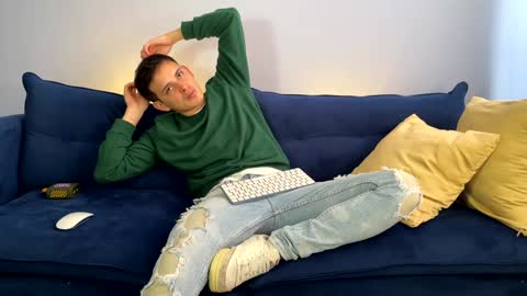 Snapshot of liam_enzho chatting on 02.07.25 Liam online show from 02.07.25