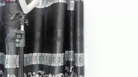 LIAM KLEIN online show from 02.26.25