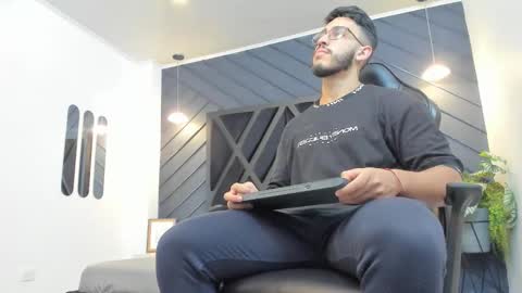 LIAM KLEIN online show from 09.29.25