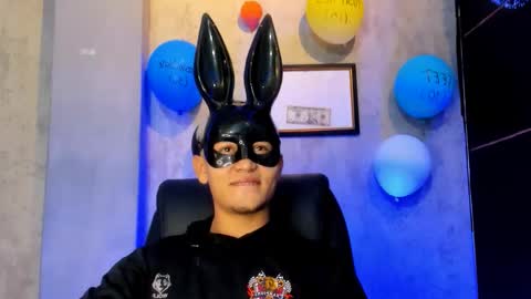 Snapshot of liam_knight chatting on 11.24.25 liam_knight online show from 11.24.25