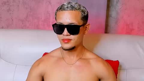 Snapshot of liam_knight chatting on 12.22.25 liam_knight online show from 12.22.25