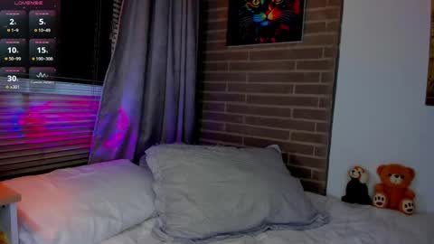 Snapshot of liam_oficial chatting on 05.26.26 liam online show from 05.26.26