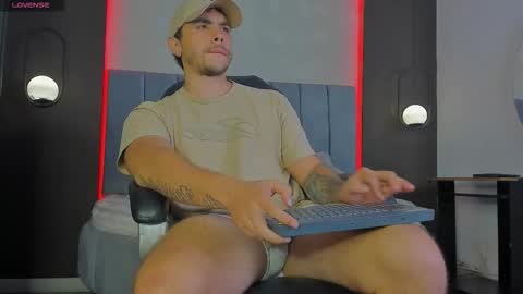 Snapshot of liam_walk chatting on 03.08.26 Liam online show from 03.08.26
