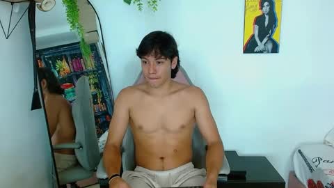 Snapshot of liam_xul chatting on 10.04.25 liamxul online show from 10.04.25