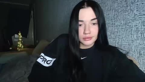 liana_diva online show from 12.19.25