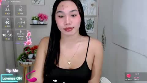 Snapshot of liane_mei chatting on 06.18.26 Liane online show from 06.18.26