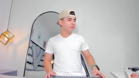 lianfox_ online show from 12.19.25