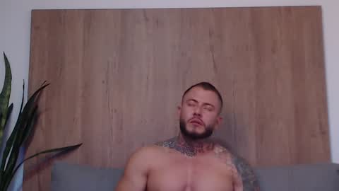 Snapshot of lianjones9 chatting on 02.03.25 lianjones9 online show from 02.03.25