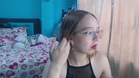 Lia Roberts online show from 03.07.25