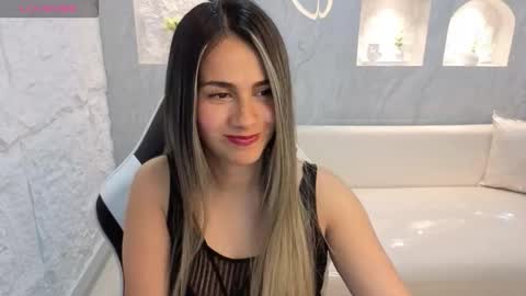 Snapshot of liat_white_tx chatting on 10.04.25 Online 800 to 1400 online show from 10.04.25