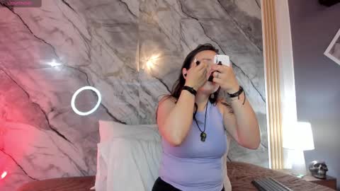 Snapshot of liathompsons chatting on 11.03.25 Lia Tompson online show from 11.03.25